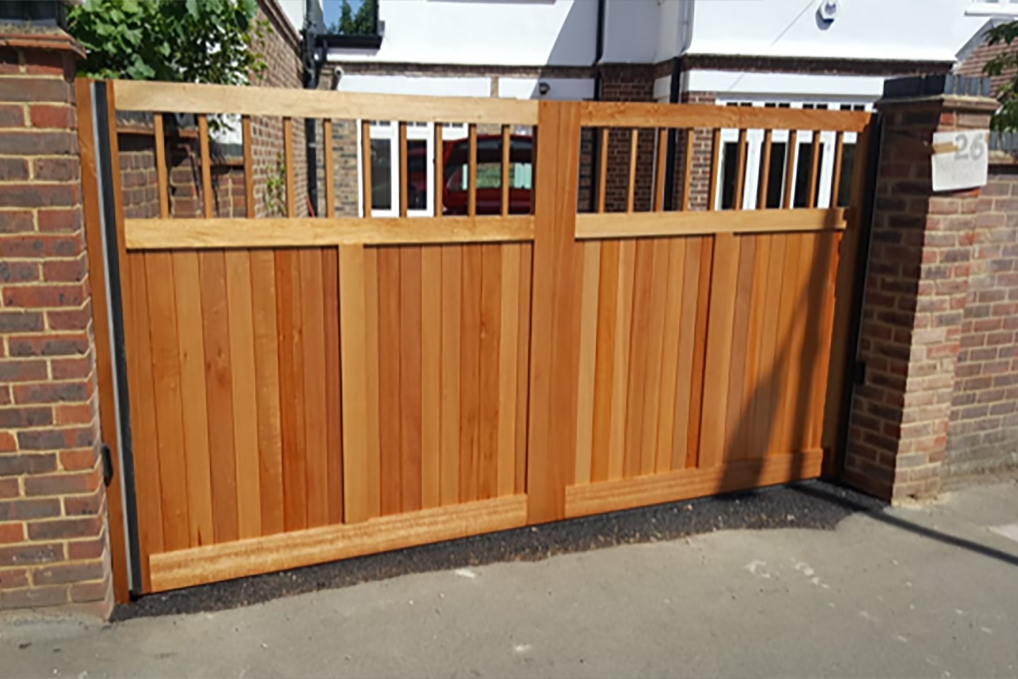 Hardwood lodge gate meranti