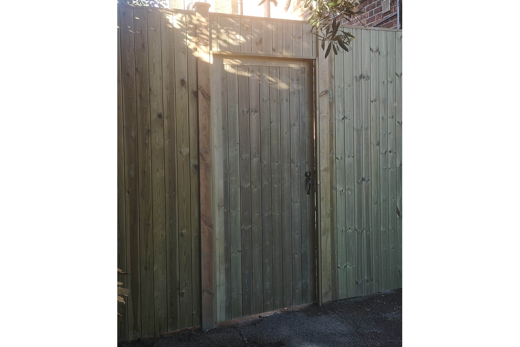 Tongue and groove gate 