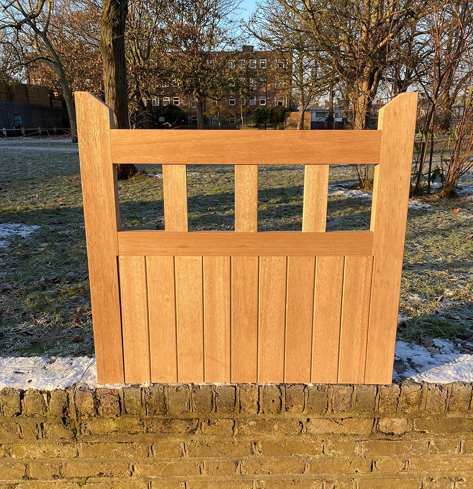 Hardwood lodge gate