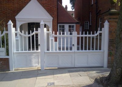 Bespoke gate and fence in bedford park